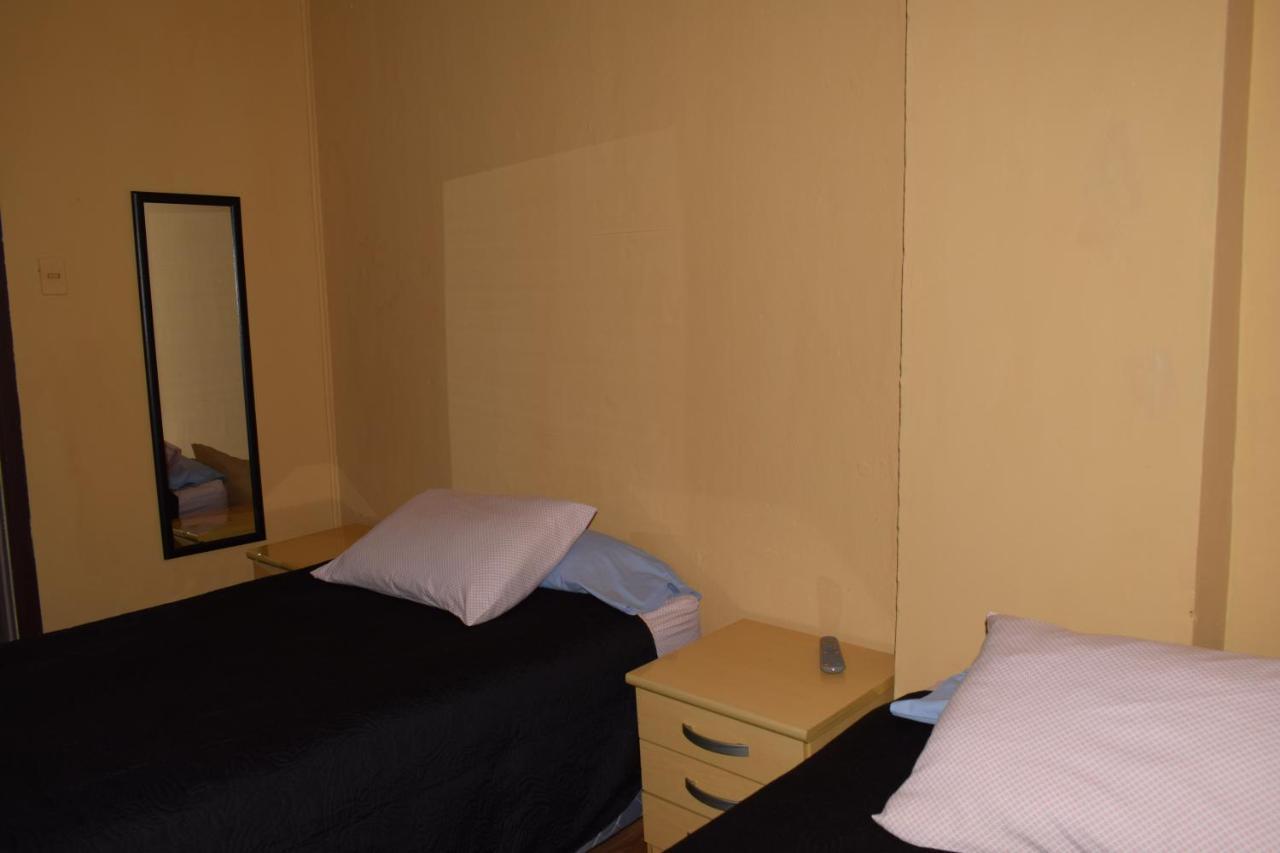 Hostal Torres Del Paine Пунта-Аренас Экстерьер фото